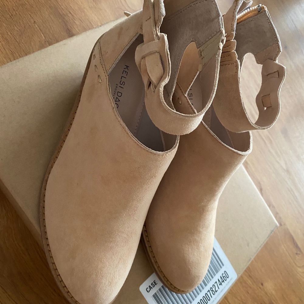 NEW KELSI DAGGER BROOKLYN KADEJA BOOTS - Picture 3 of 10